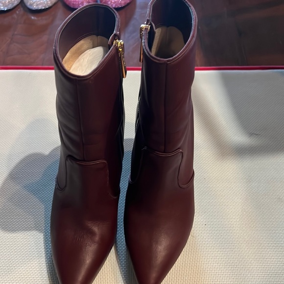 Michael Kors Burgundy booties Size 8🥰😍❤️ - Picture 1 of 7